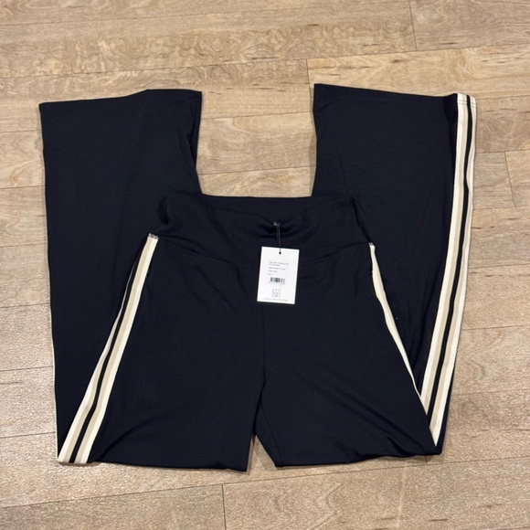 NWT LUNE ACTIVE RIVER LIFT TRACK PANTS - BLACK Size Small - Picture 2 of 10